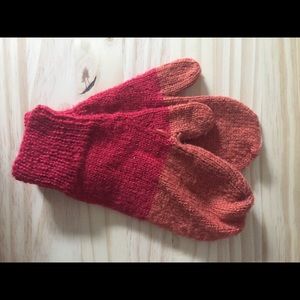 Mitaines made by hand